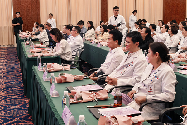 公司董事长陈利忠受邀出席上海瑞金医院2026护士节庆典