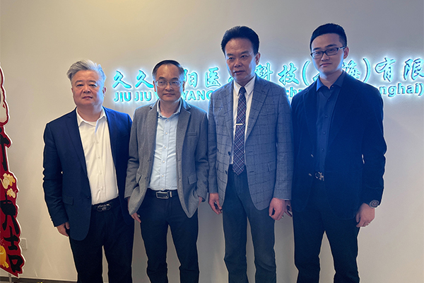 启航“大零号湾”：久久艳阳正式开业，以科技之光守护银发安康